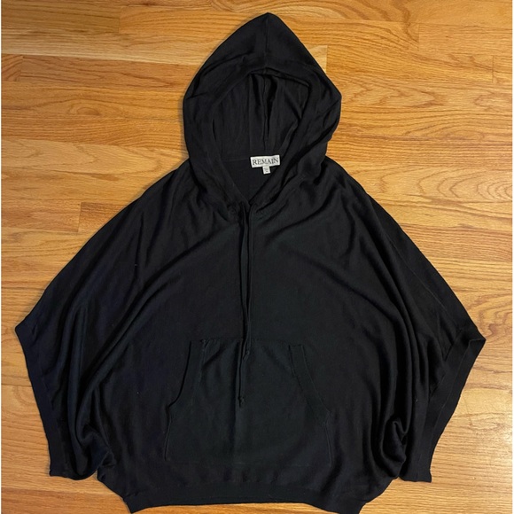 NWOT. Women’s Remain hooded sweater with batwing sleeves. - Picture 3 of 5